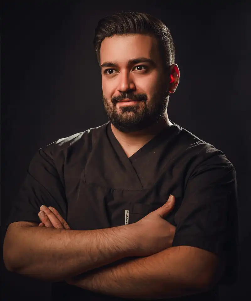 امیرحسن فخارزاده - متخصص درمان زخم